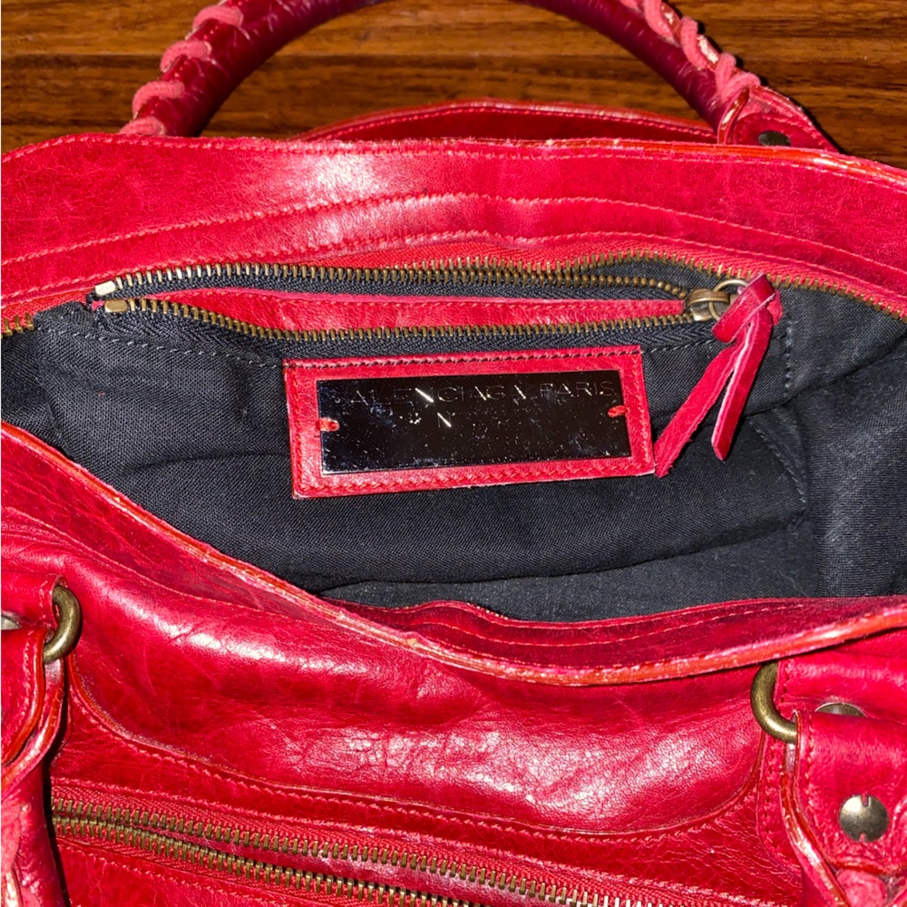 Balenciaga Red Leather le city motorcycle bag - Picture 3 of 9